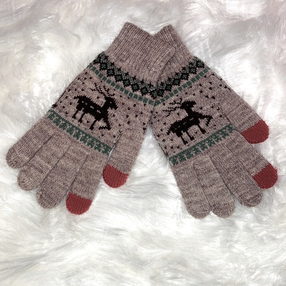 Holiday Reindeer Festive Knit Gloves Tan NEW - Picture 2 of 7